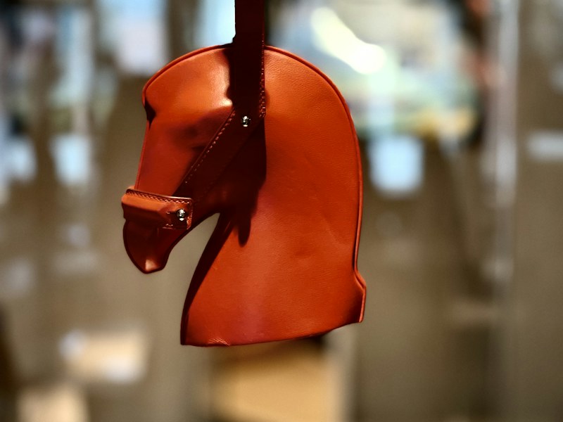 エルメスの馬の頭の形をしたバッグ