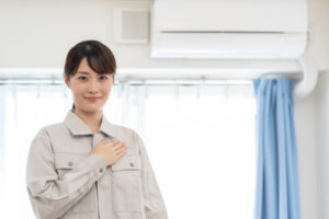 査定に伺う女性スタッフ